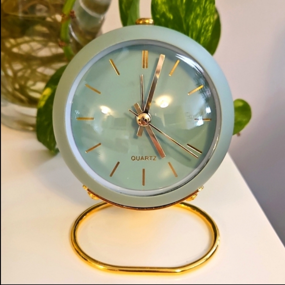 New Mint Green Metal Quartz Table Clock/Alarm